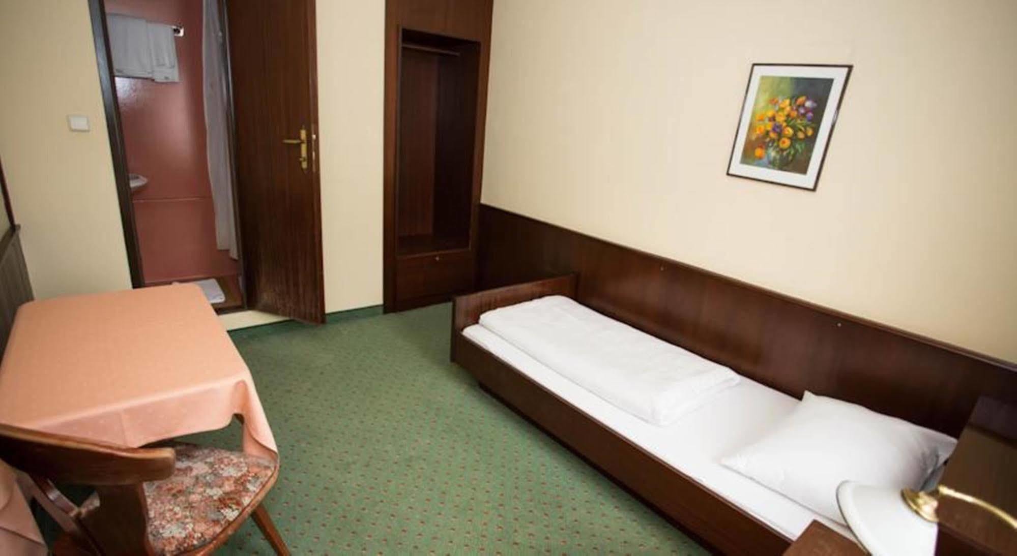 Hotel Hadrigan Vienna Luaran gambar